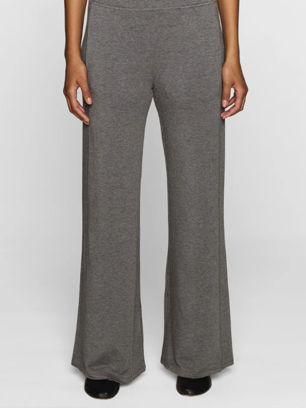 Cindy Yoga Pant | Cindy Crawford Collection | Size 2 - Picture 2 of 9